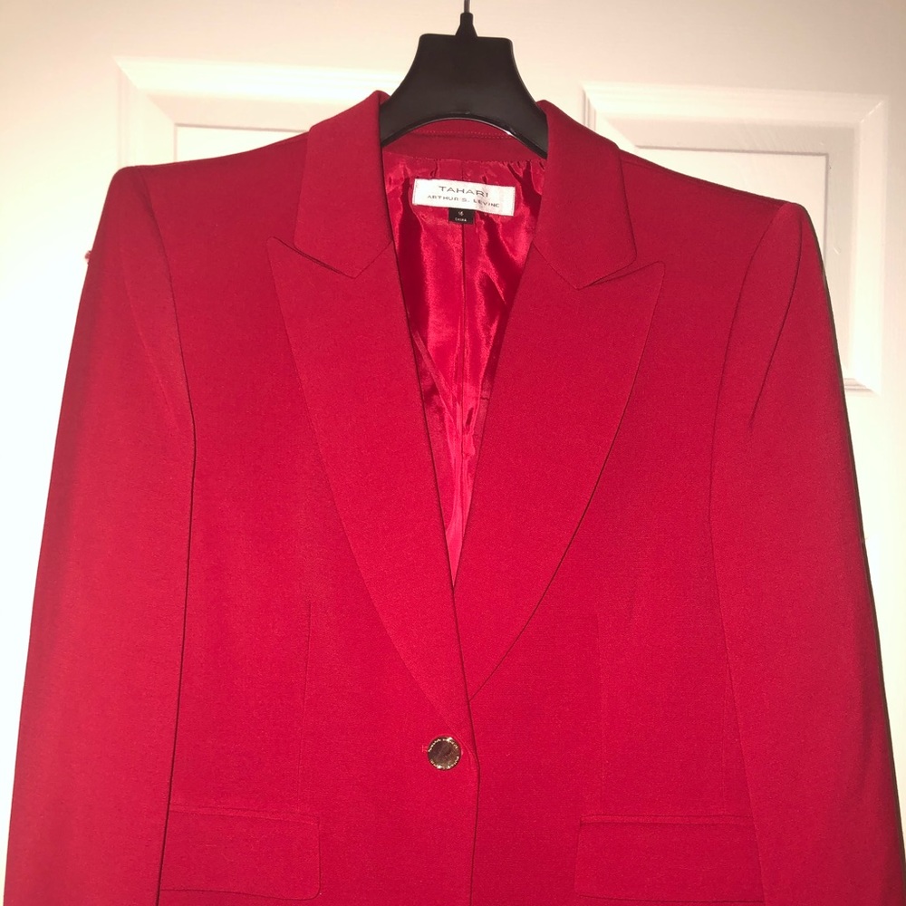Tahari Arthur S. Levine Red Blazer w Gold Buttons